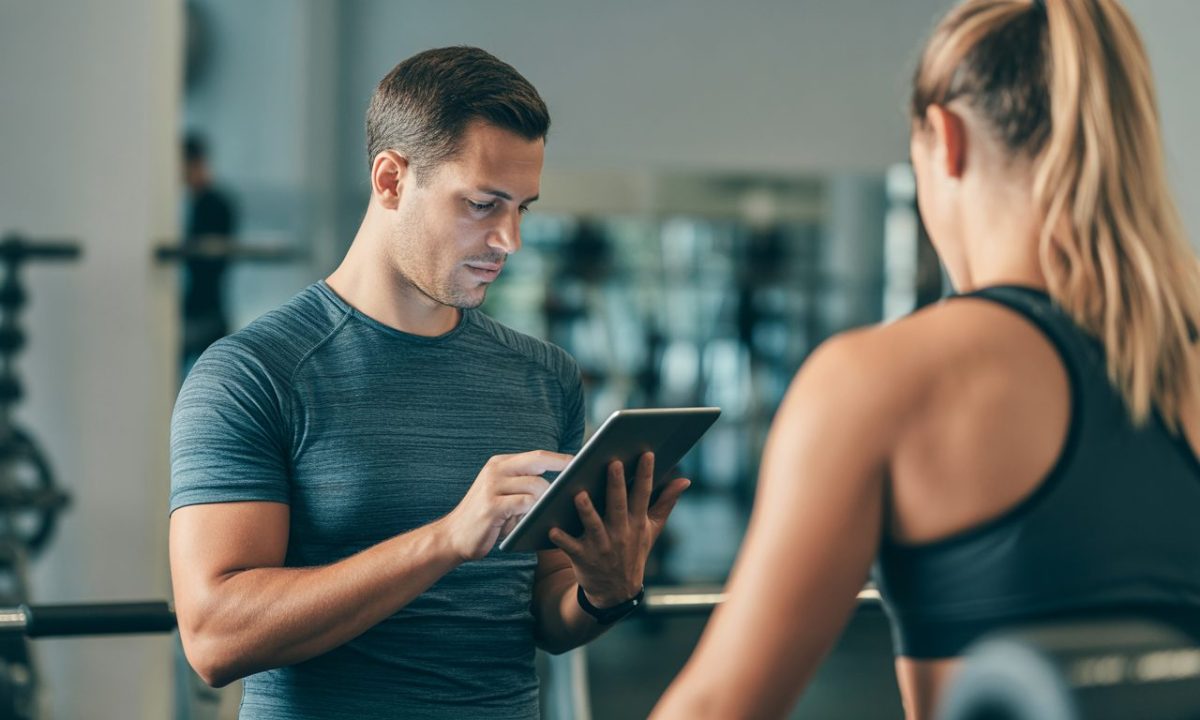 découvrez comment devenir coach sportif grâce à notre guide complet sur la formation, les compétences requises et les débouchés professionnels dans le domaine du coaching sportif.